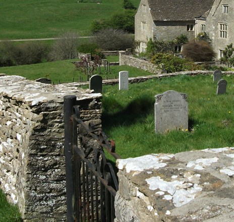 Grave location seen from Cemetery side gate