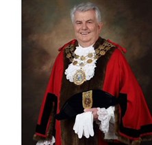 Cllr Jim Dodds , Mayor of Kirklees, 2016/17