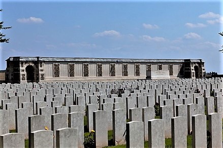 New Zeeland Memorial To The Missing - Caterpillar Valley Cemetary (1)