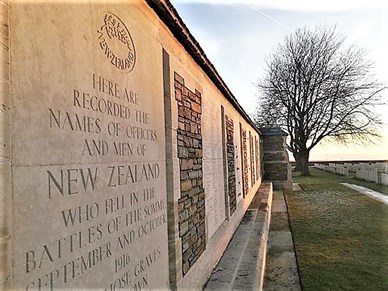 New Zeeland Memorial To The Missing - Caterpillar Valley Cemetary (2)