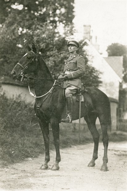 Byfield 's War Horse With Septimus Harold Bromley